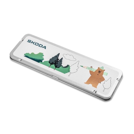 Penālis ar zīmuļiem bērniem